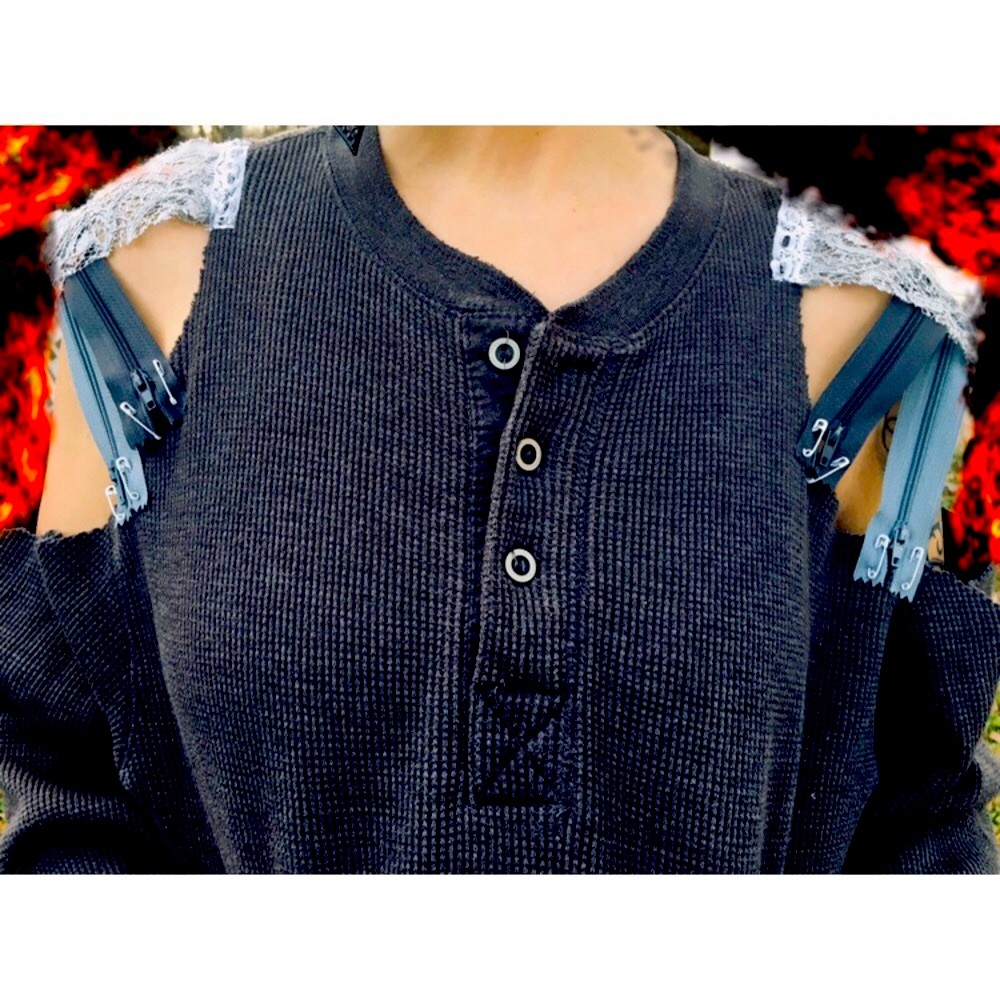 💎Unique Handmade Cold Shoulder Crop Top⛓